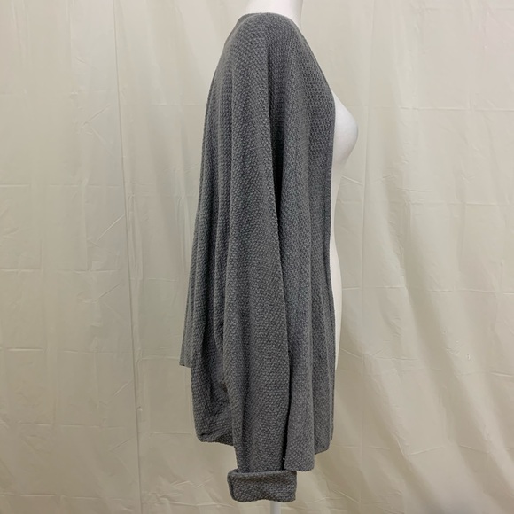 Forever 21 Cardigan - Picture 2 of 5